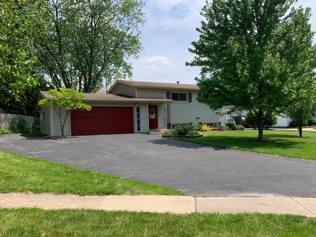 119 Ridge Lane, Geneva, IL 60134