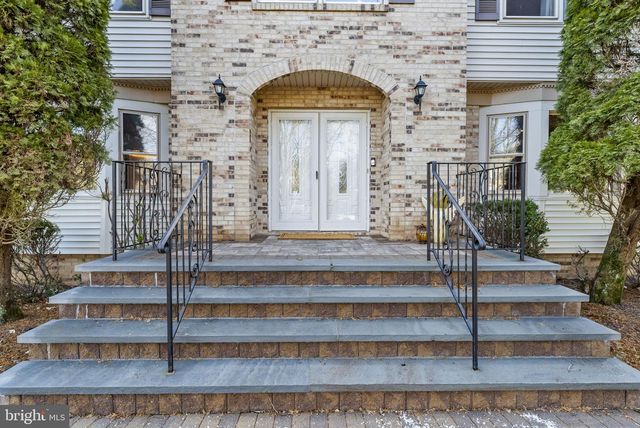 16 GLENBROOK CT, Lawrenceville, NJ 08648