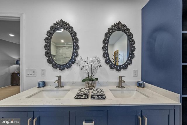 16 GLENBROOK CT, Lawrenceville, NJ 08648