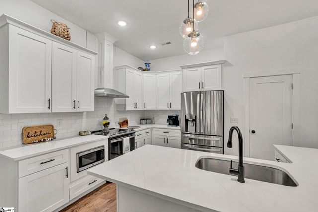 165 Lake Bowen Drive, Inman, SC 29349