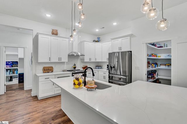 165 Lake Bowen Drive, Inman, SC 29349