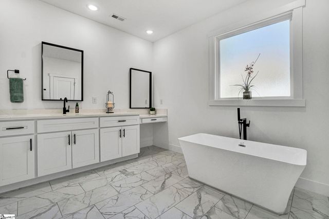 165 Lake Bowen Drive, Inman, SC 29349