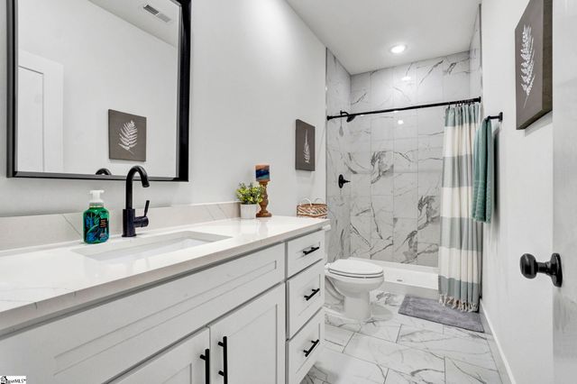 165 Lake Bowen Drive, Inman, SC 29349