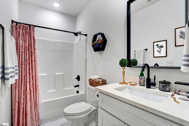 165 Lake Bowen Drive, Inman, SC 29349