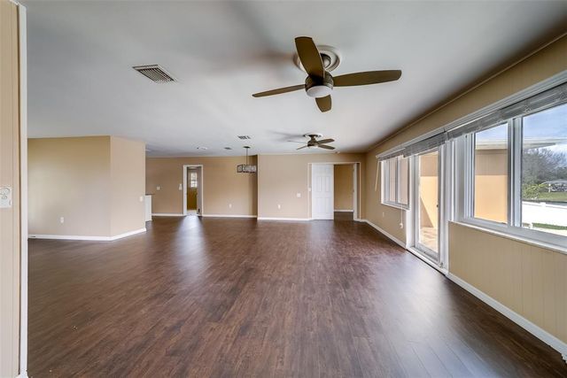 8473 121ST STREET, Seminole, FL 33772