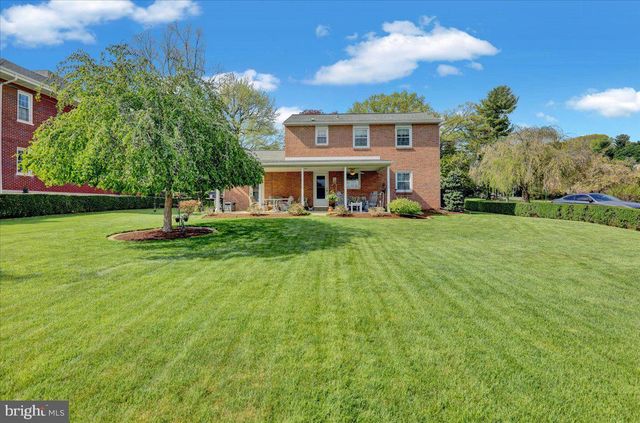 4 UPLAND RD, Wyomissing, PA 19609