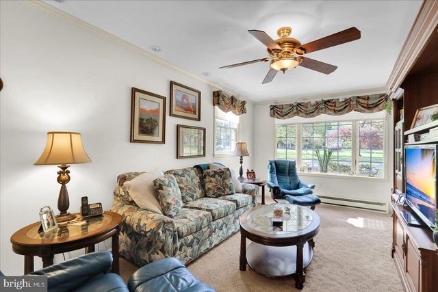 4 UPLAND RD, Wyomissing, PA 19609