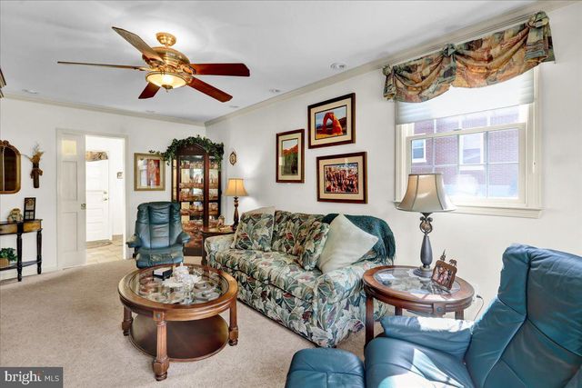 4 UPLAND RD, Wyomissing, PA 19609