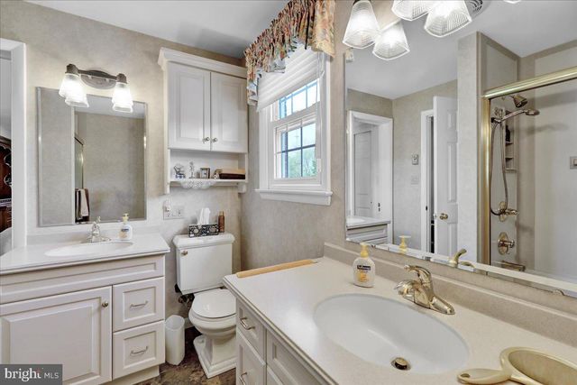 4 UPLAND RD, Wyomissing, PA 19609