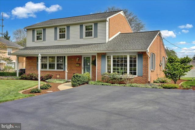 4 UPLAND RD, Wyomissing, PA 19609