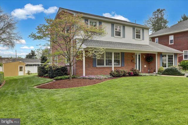 4 UPLAND RD, Wyomissing, PA 19609