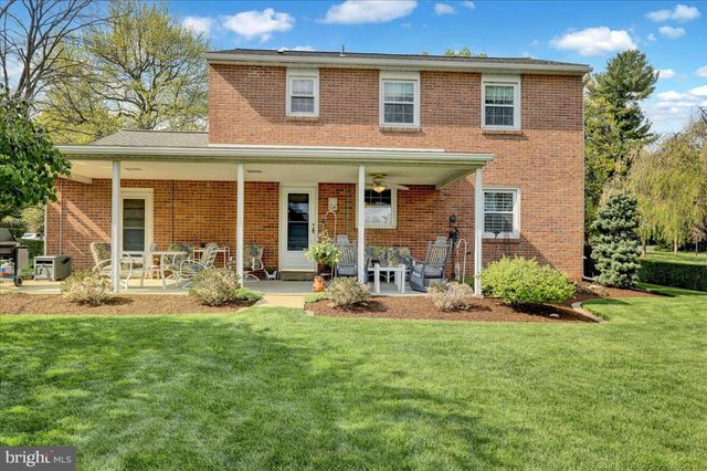 4 UPLAND RD, Wyomissing, PA 19609