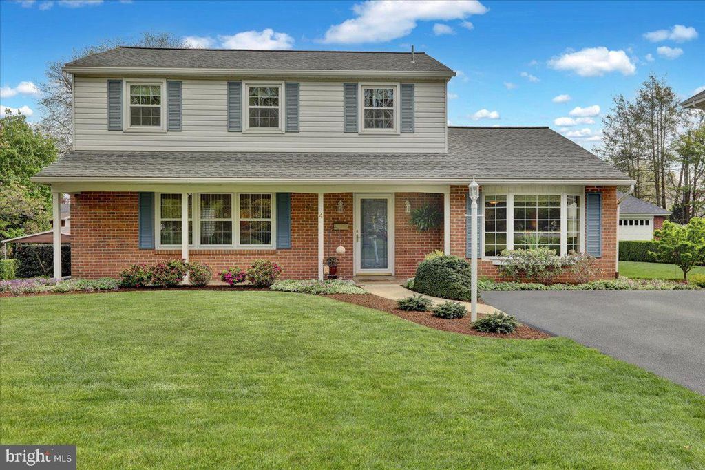 4 UPLAND RD, Wyomissing, PA 19609