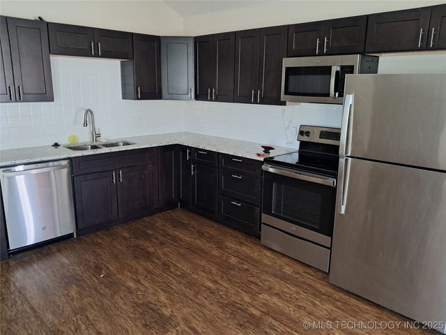 210 9th SE, Ardmore, OK 73401