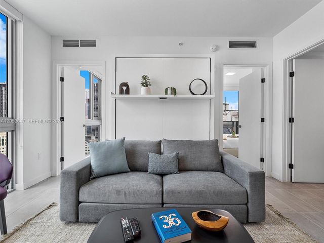 227 NE 2nd St 2706, Miami, FL 33132