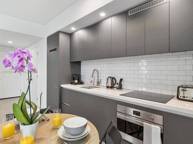 227 NE 2nd St 2706, Miami, FL 33132
