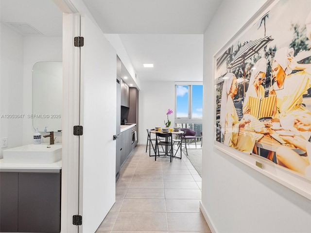 227 NE 2nd St 2706, Miami, FL 33132