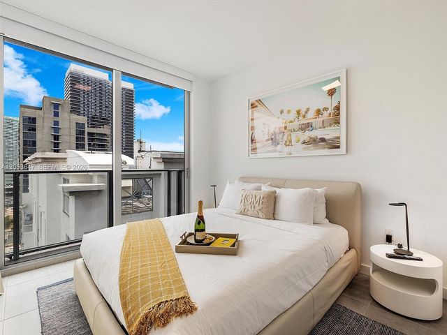 227 NE 2nd St 2706, Miami, FL 33132