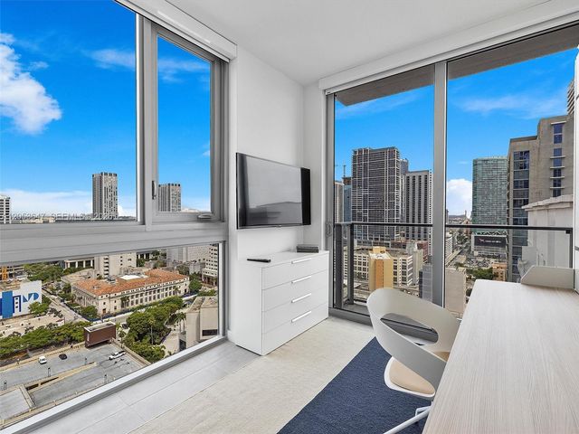 227 NE 2nd St 2706, Miami, FL 33132
