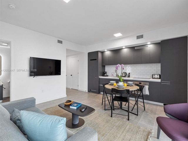 227 NE 2nd St 2706, Miami, FL 33132