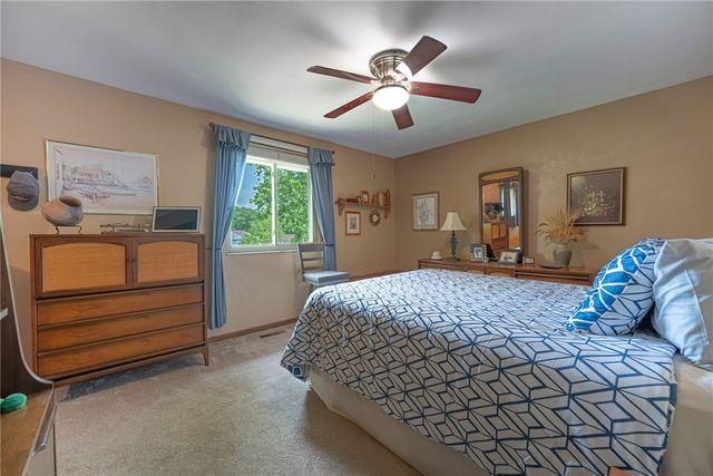 1353 S Elm Street, West Carrollton, OH 45449