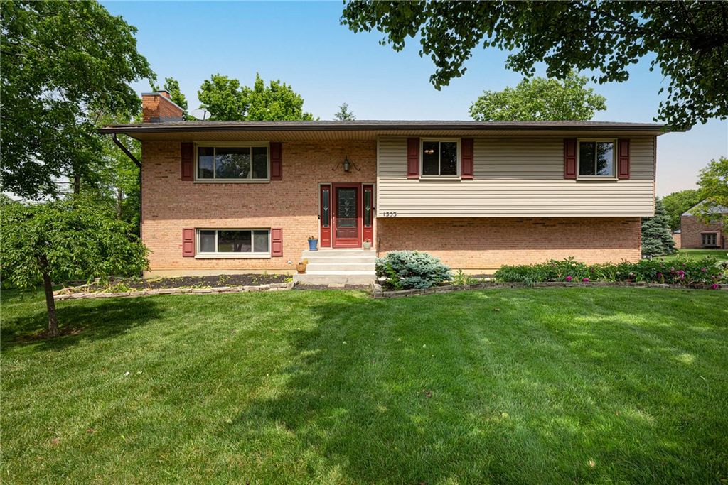 1353 S Elm Street, West Carrollton, OH 45449