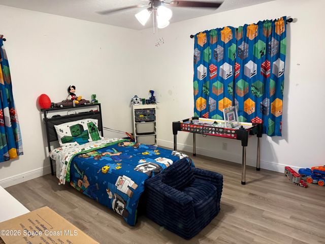 1060 Mina Avenue NE, Palm Bay, FL 32907