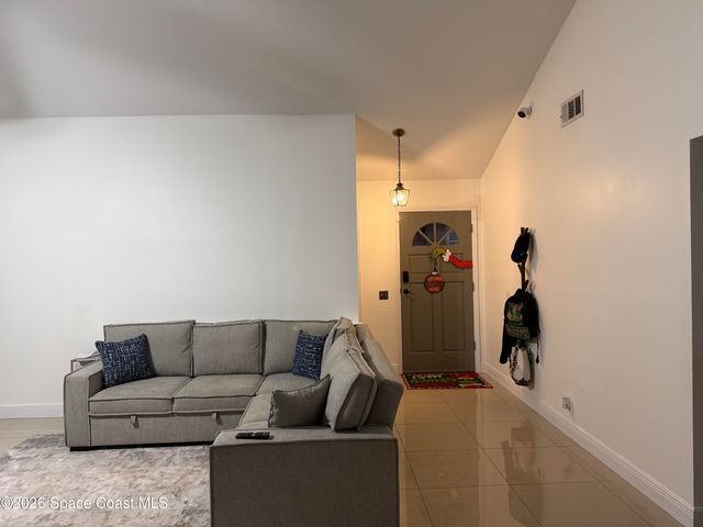 1060 Mina Avenue NE, Palm Bay, FL 32907