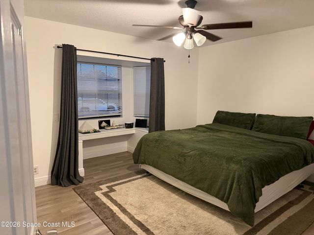 1060 Mina Avenue NE, Palm Bay, FL 32907