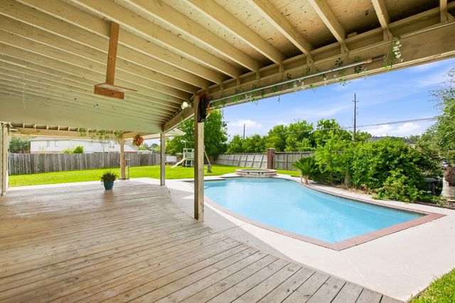 8938 Paladora Park Lane, Houston, TX 77083