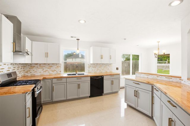 8938 Paladora Park Lane, Houston, TX 77083