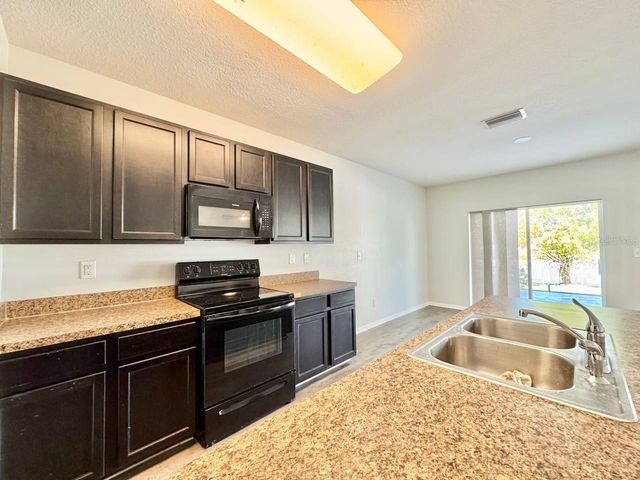 35743 HILLBROOK AVENUE, Zephyrhills, FL 33541