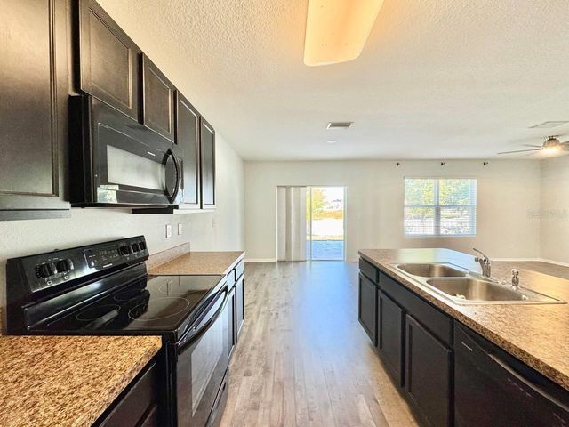 35743 HILLBROOK AVENUE, Zephyrhills, FL 33541