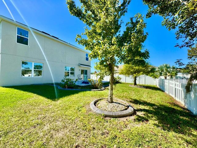 35743 HILLBROOK AVENUE, Zephyrhills, FL 33541