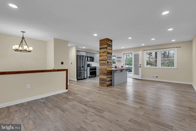 151 LONG POINT CT, Pasadena, MD 21122