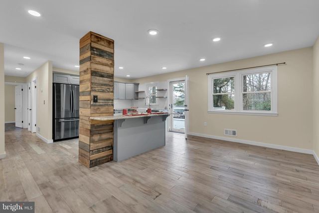 151 LONG POINT CT, Pasadena, MD 21122