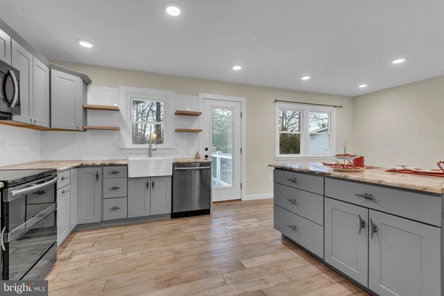 151 LONG POINT CT, Pasadena, MD 21122