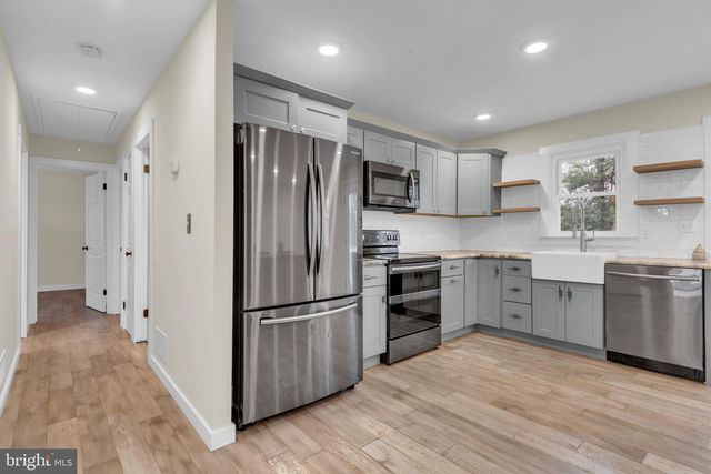 151 LONG POINT CT, Pasadena, MD 21122