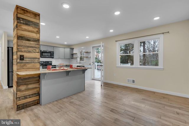 151 LONG POINT CT, Pasadena, MD 21122