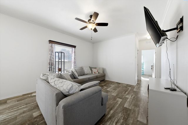 514 14th St, Benton City, WA 99320