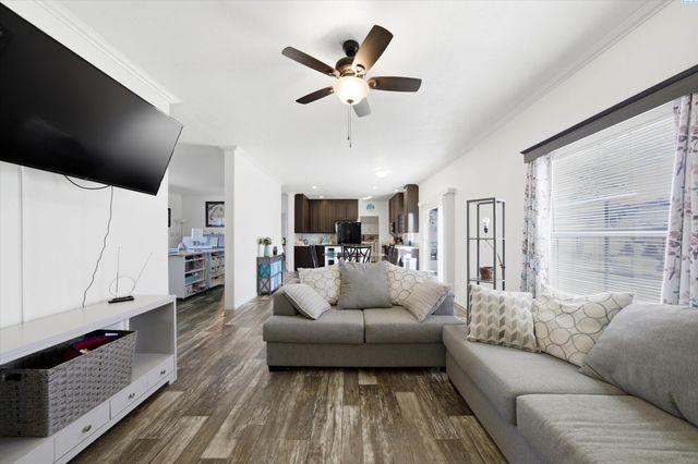 514 14th St, Benton City, WA 99320