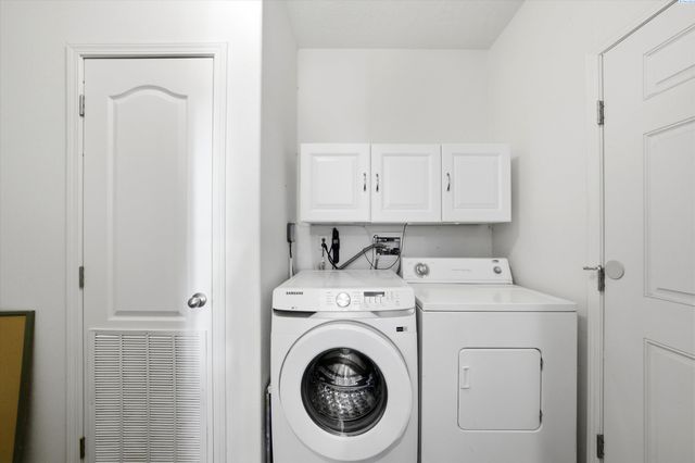 514 14th St, Benton City, WA 99320