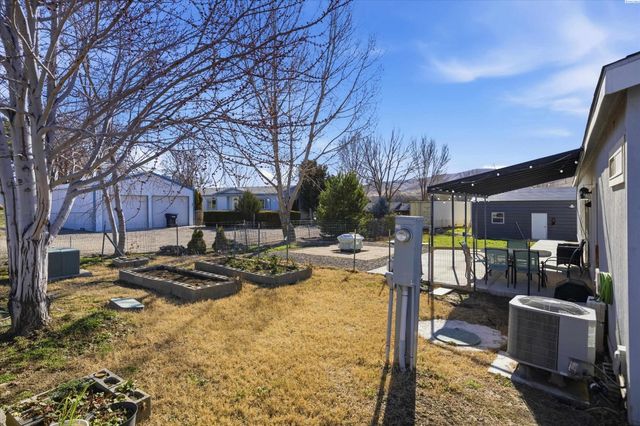 514 14th St, Benton City, WA 99320