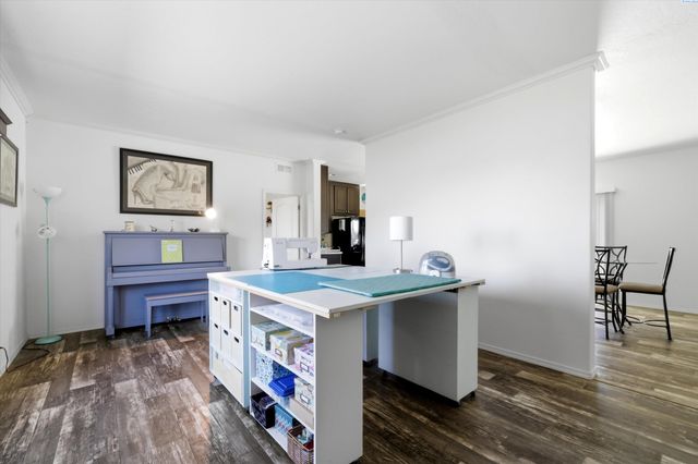 514 14th St, Benton City, WA 99320