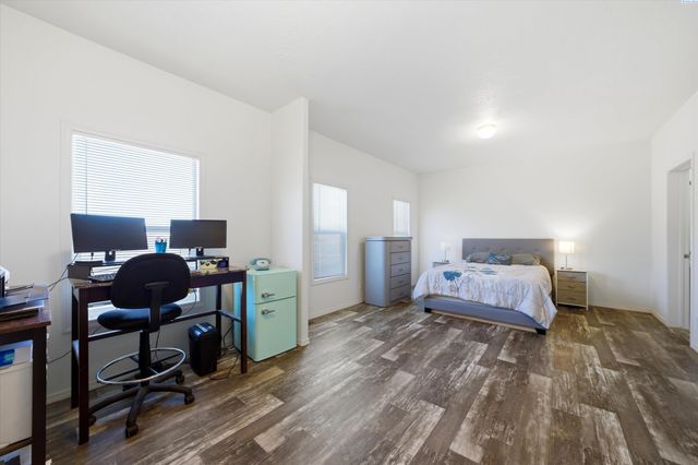 514 14th St, Benton City, WA 99320