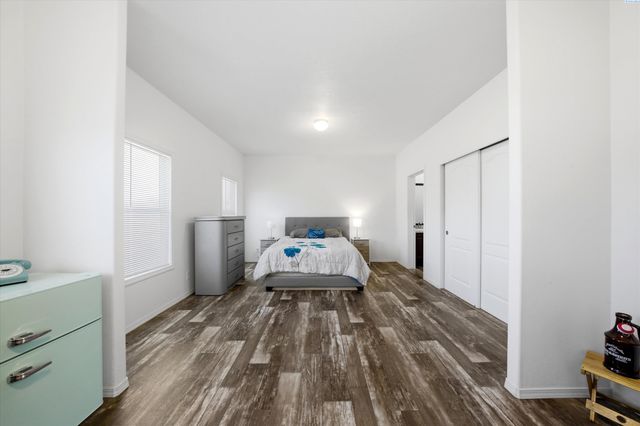 514 14th St, Benton City, WA 99320