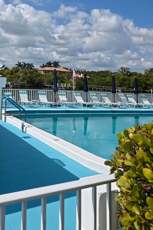 4001 S Ocean Boulevard 122, South Palm Beach, FL 33480