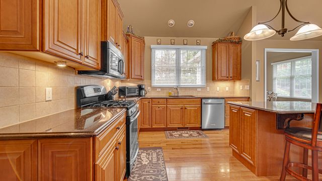 239 Edgewood Drive, Valparaiso, IN 46385