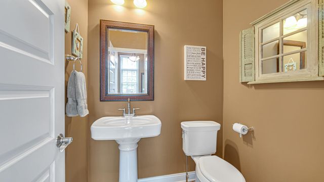 239 Edgewood Drive, Valparaiso, IN 46385