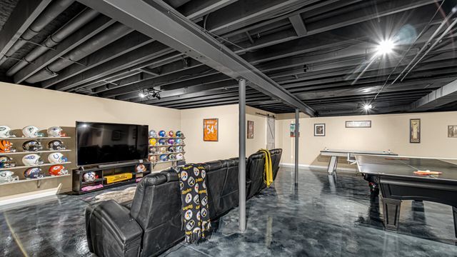 239 Edgewood Drive, Valparaiso, IN 46385